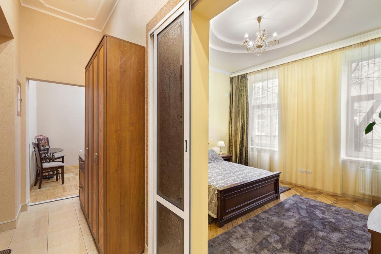 3х комнатная уютная в центре львова Apartment Lviv