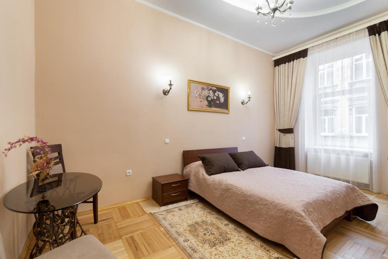 3х комнатная уютная в центре львова Apartment *