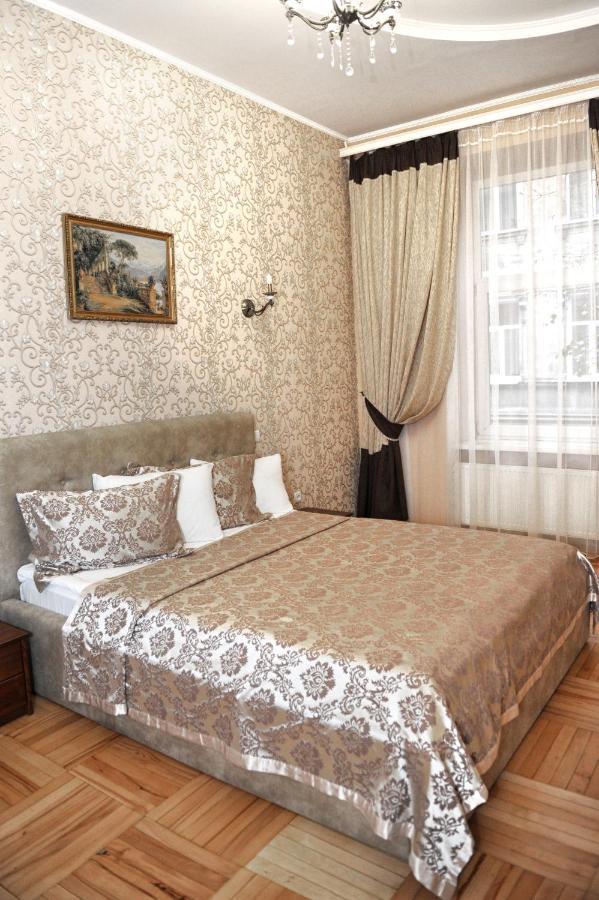 3х комнатная уютная в центре львова Apartment *